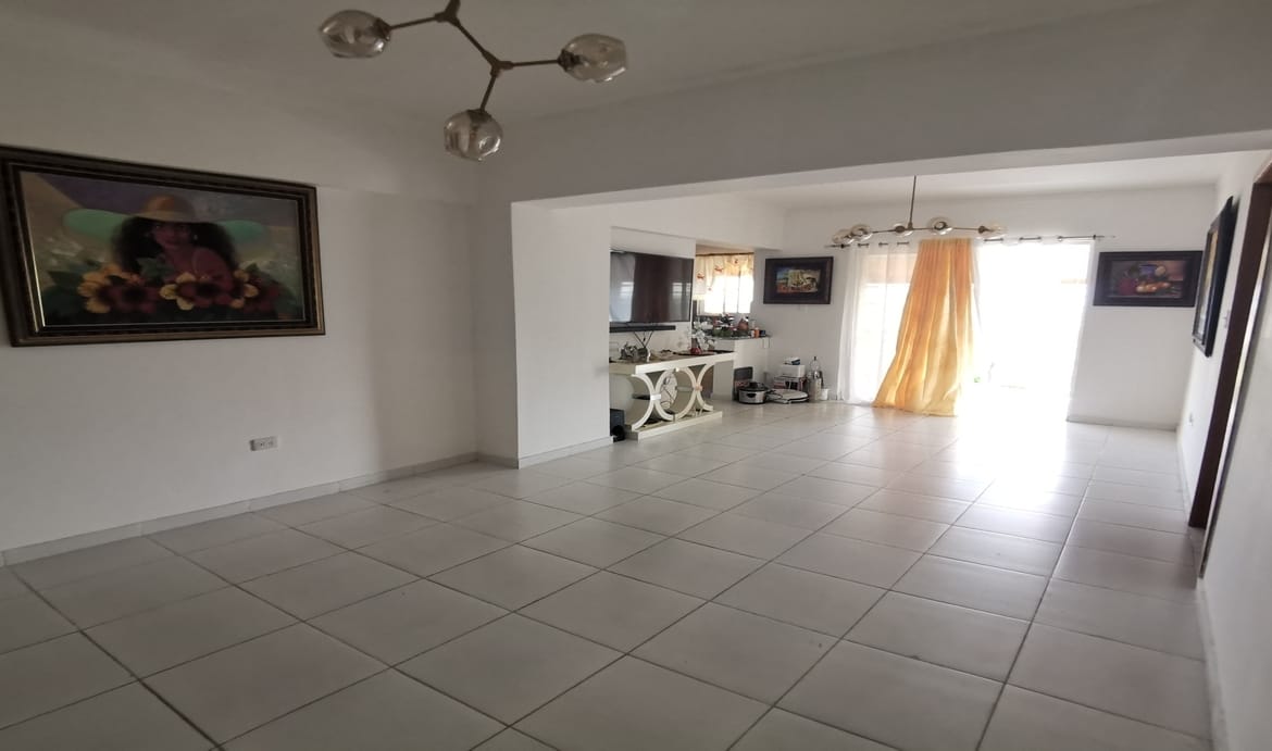 APARTAMENTO 4TO PISO CON VISTA AL MAR