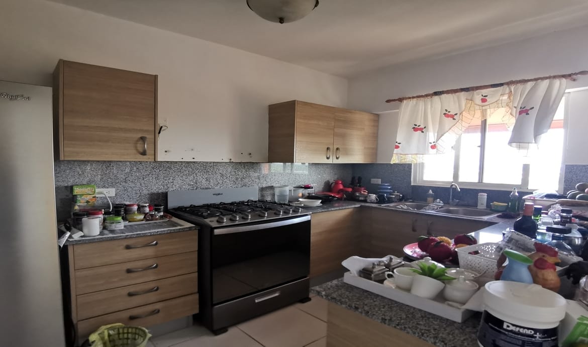APARTAMENTO 4TO PISO CON VISTA AL MAR