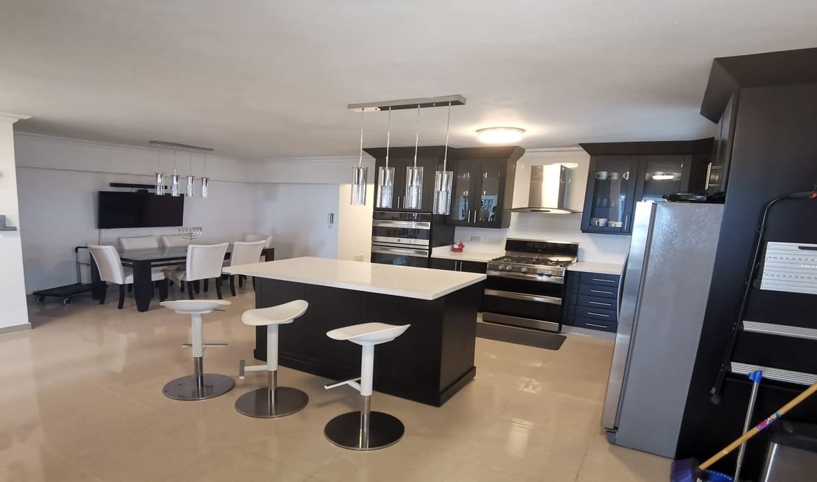 APARTAMENTO EN AVENIDA ECOLÓGICA VISTA AL MAR
