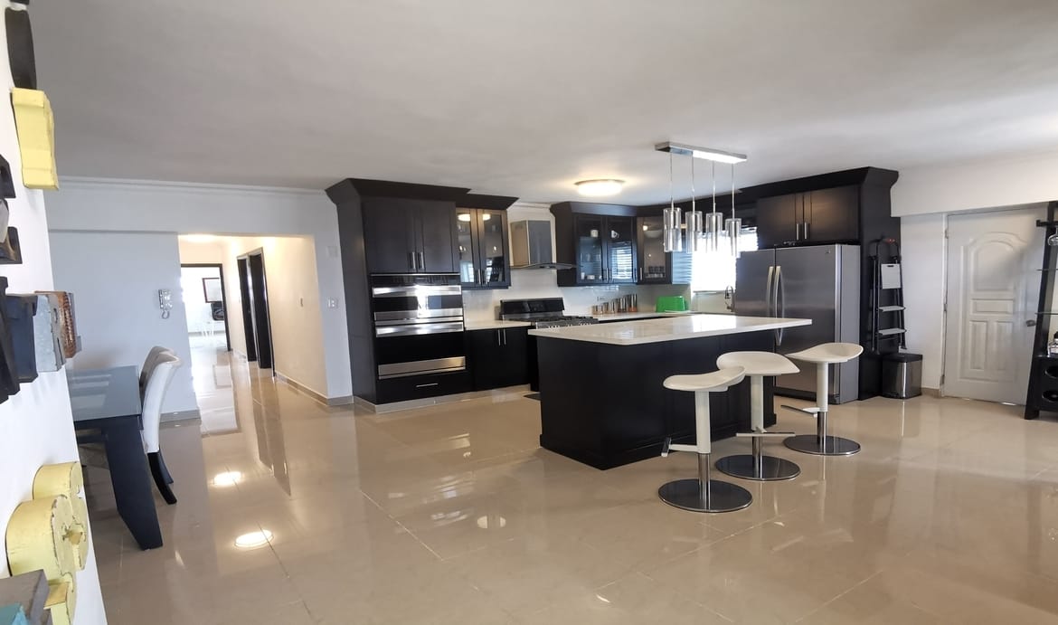 APARTAMENTO EN AVENIDA ECOLÓGICA VISTA AL MAR