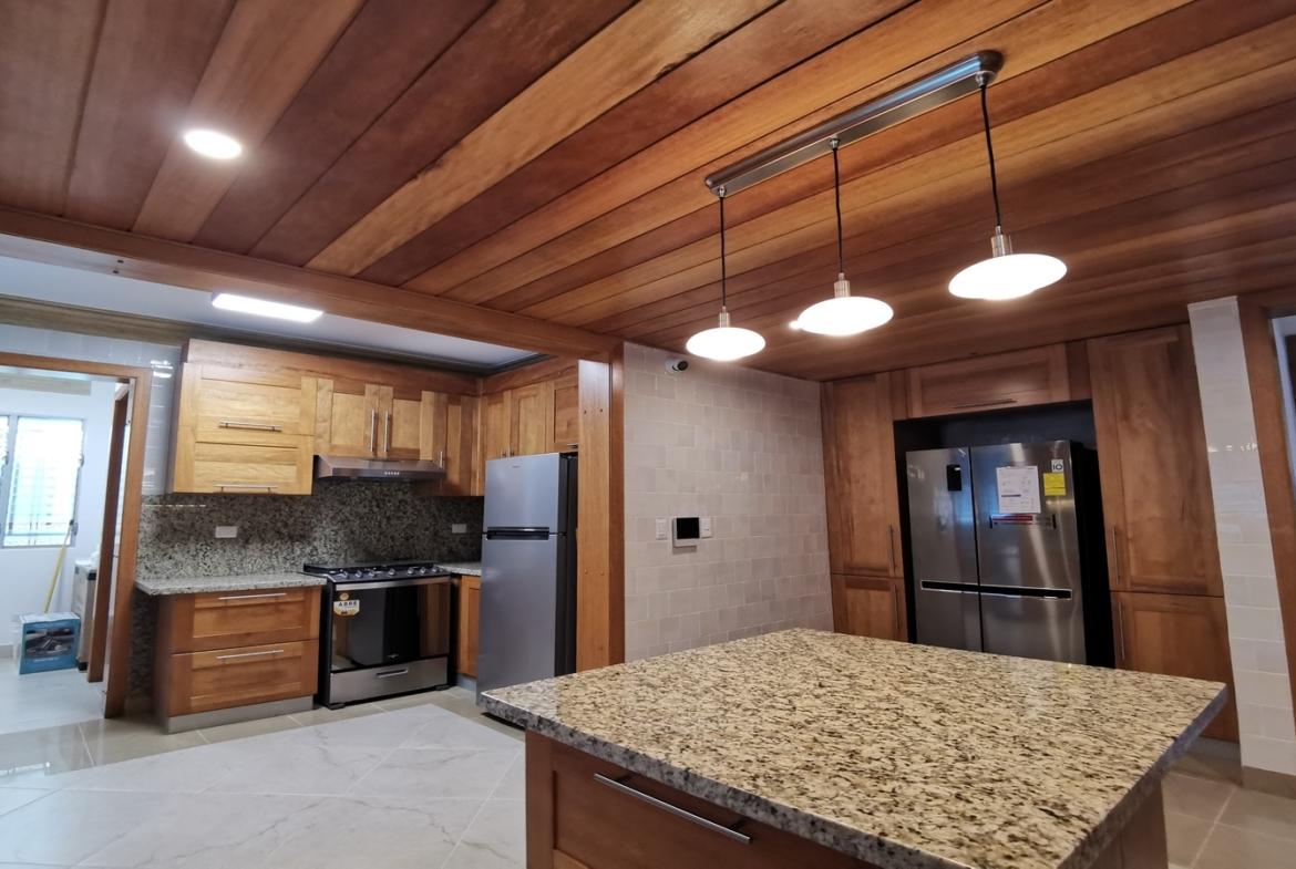 Mansión Nueva En Residencial Cerrado Santo Domingo Oeste