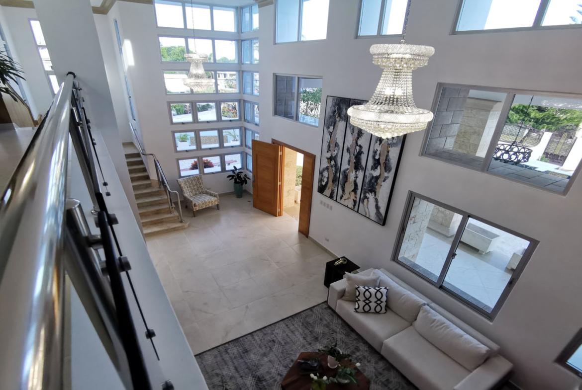 Mansión Nueva En Residencial Cerrado Santo Domingo Oeste