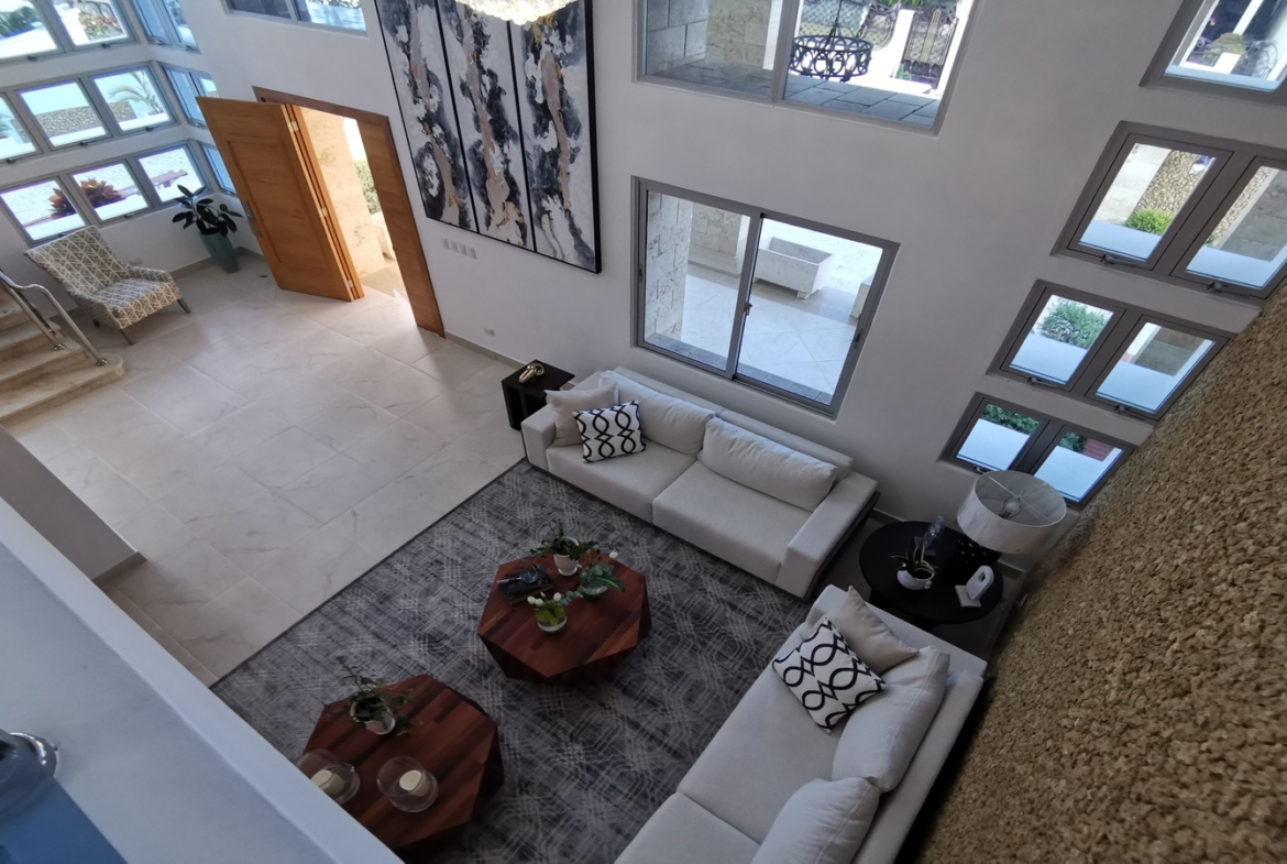 Mansión Nueva En Residencial Cerrado Santo Domingo Oeste