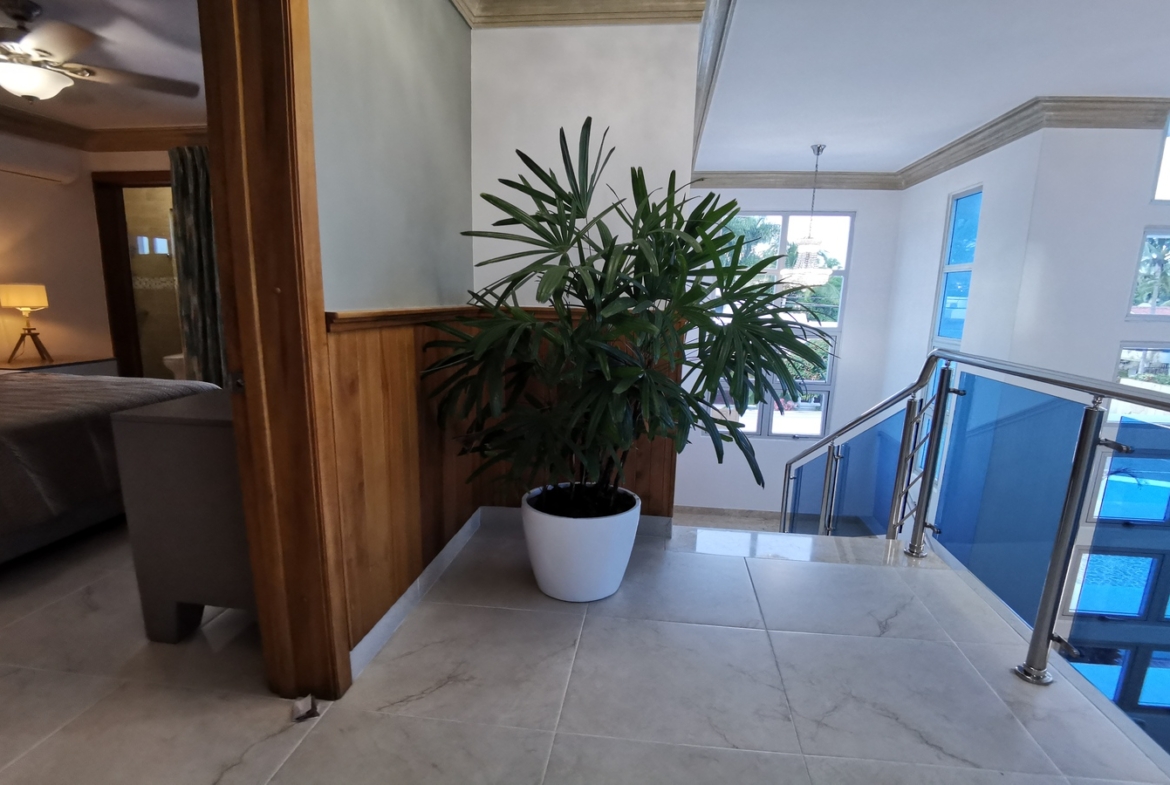 Mansión Nueva En Residencial Cerrado Santo Domingo Oeste