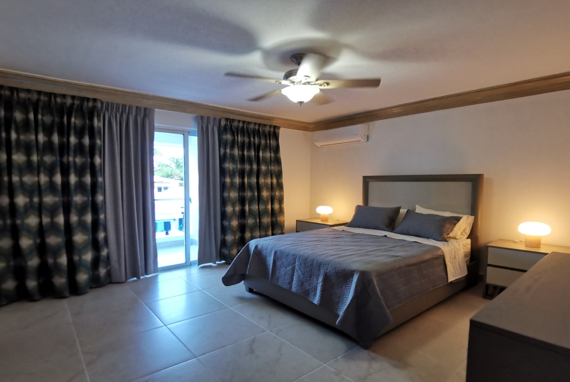 Mansión Nueva En Residencial Cerrado Santo Domingo Oeste