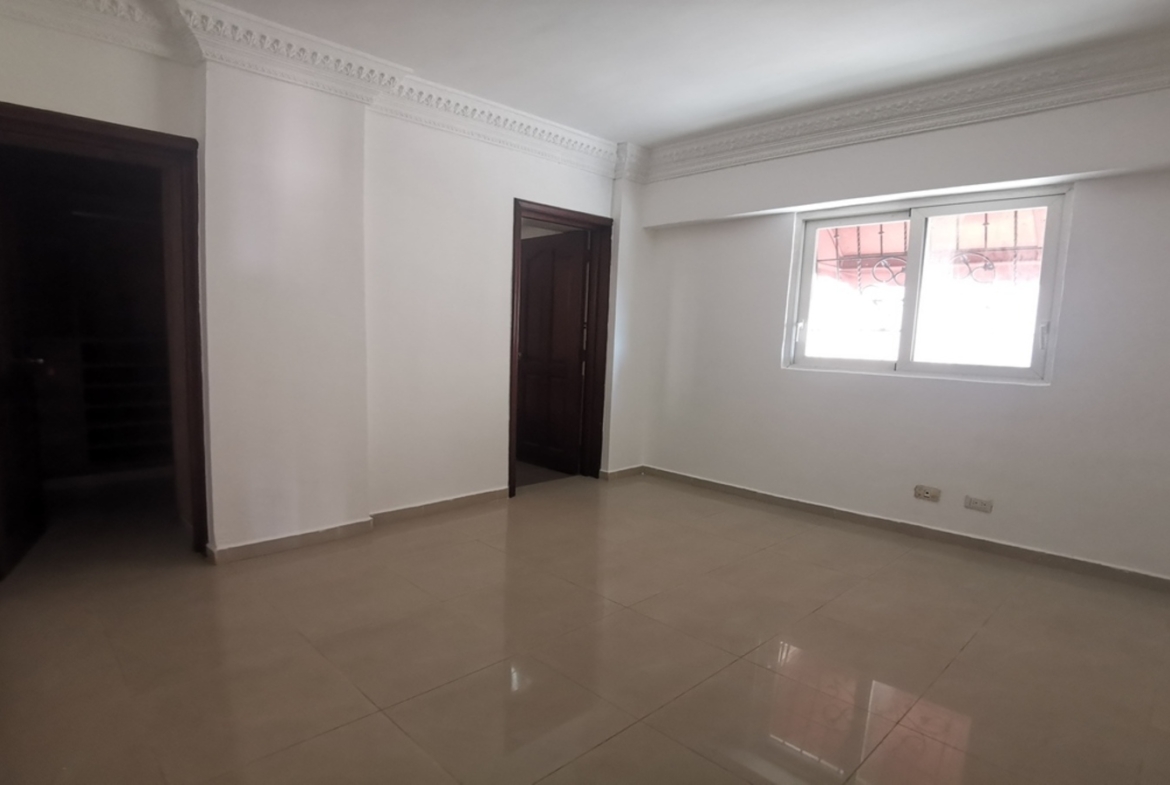 Apartamento 8vo Av. 27 de Febrero