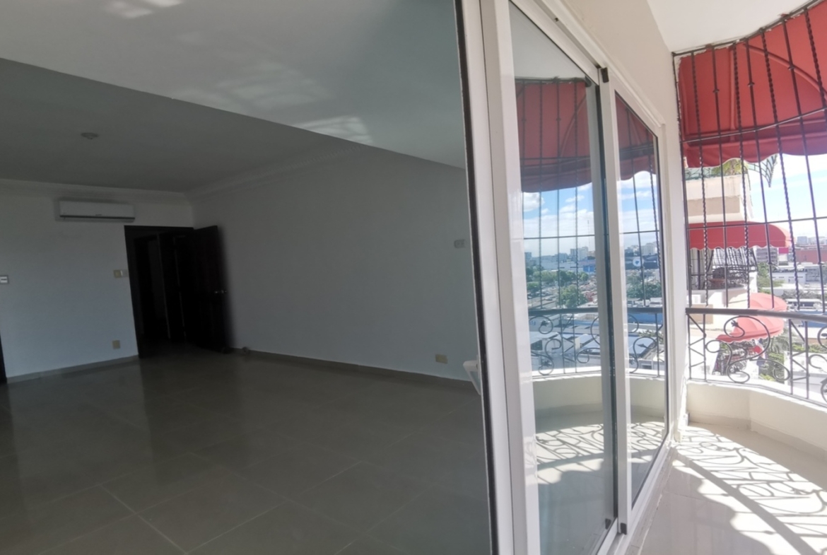 Apartamento 8vo Av. 27 de Febrero