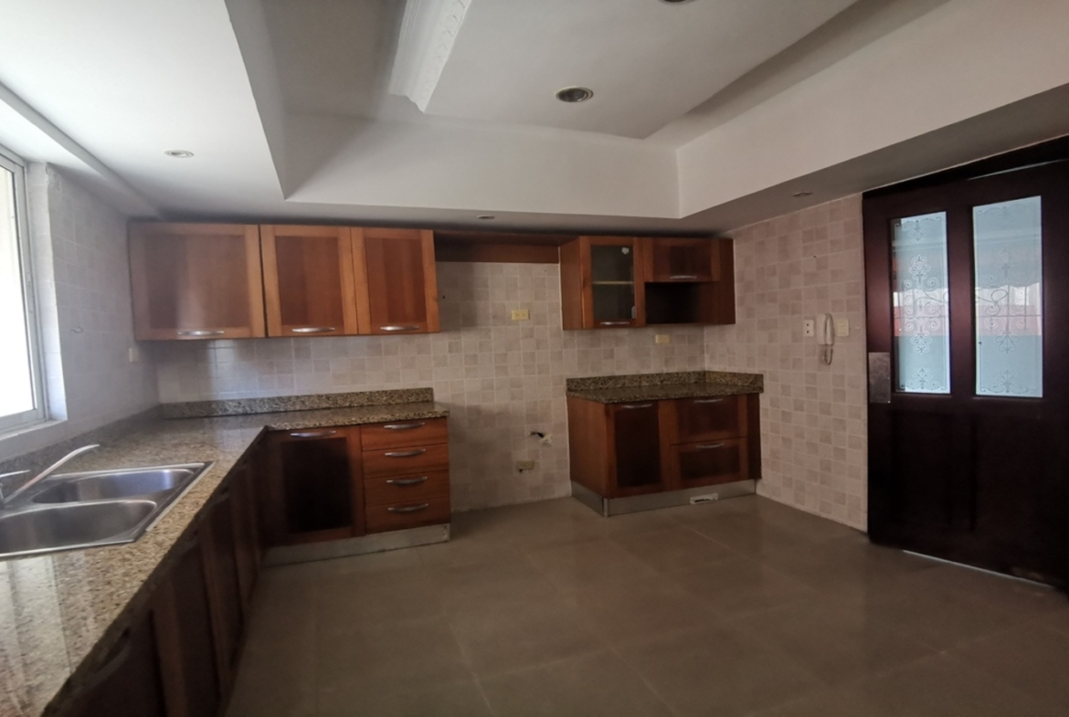 Apartamento 8vo Av. 27 de Febrero