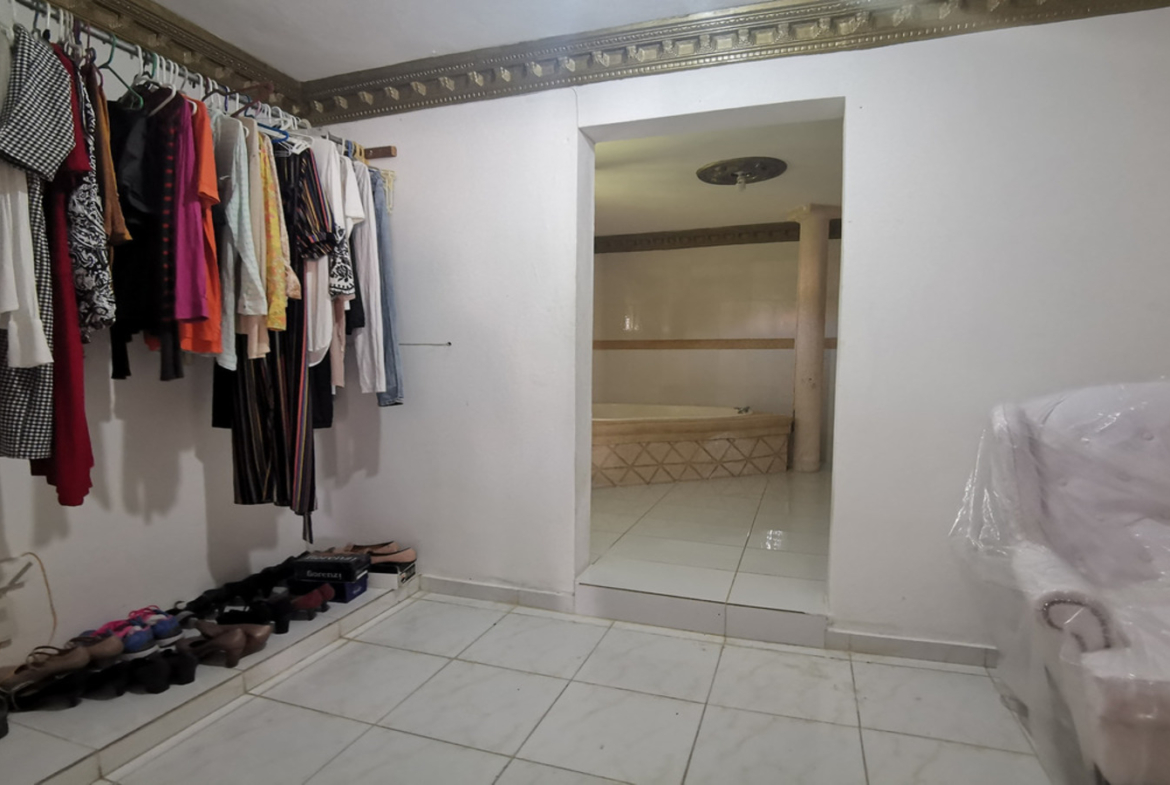 Casa con el patio más grande de Prado Oriental en Santo Domingo Este