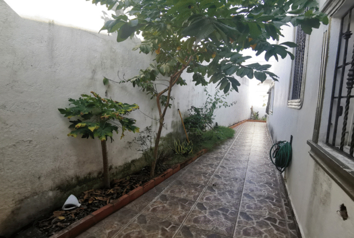 Casa con el patio más grande de Prado Oriental en Santo Domingo Este