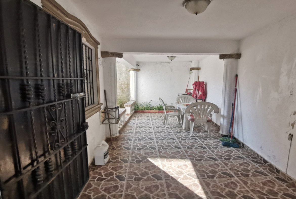 Casa con el patio más grande de Prado Oriental en Santo Domingo Este