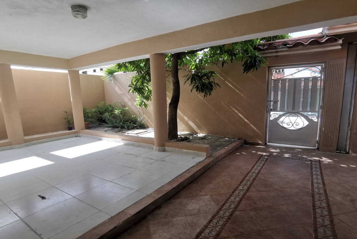 Casa en la Urbanización Italia Sto Dgo Este