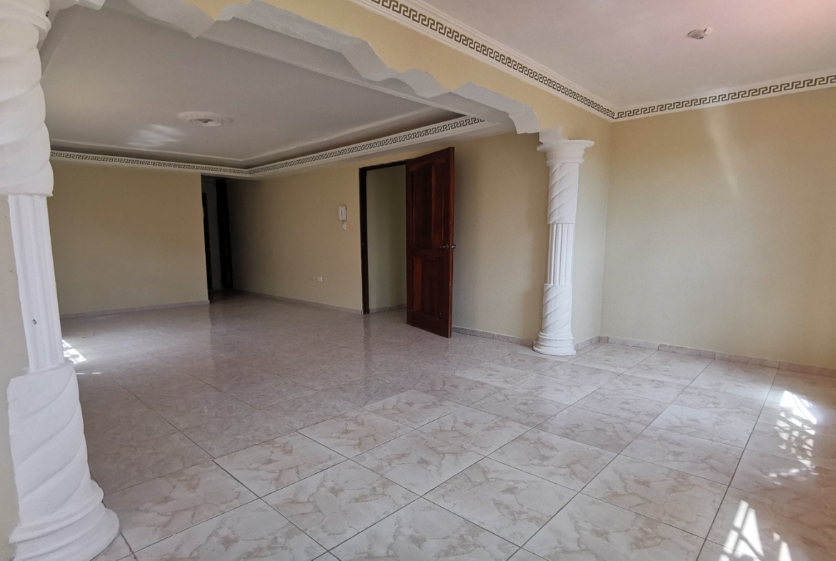 Casa familiar ubicada en Mirador del Este Santo Domingo Este