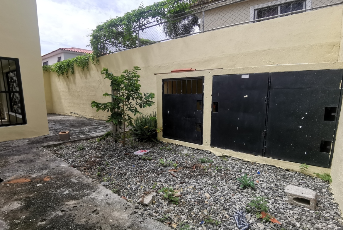 Casa familiar ubicada en Mirador del Este Santo Domingo Este