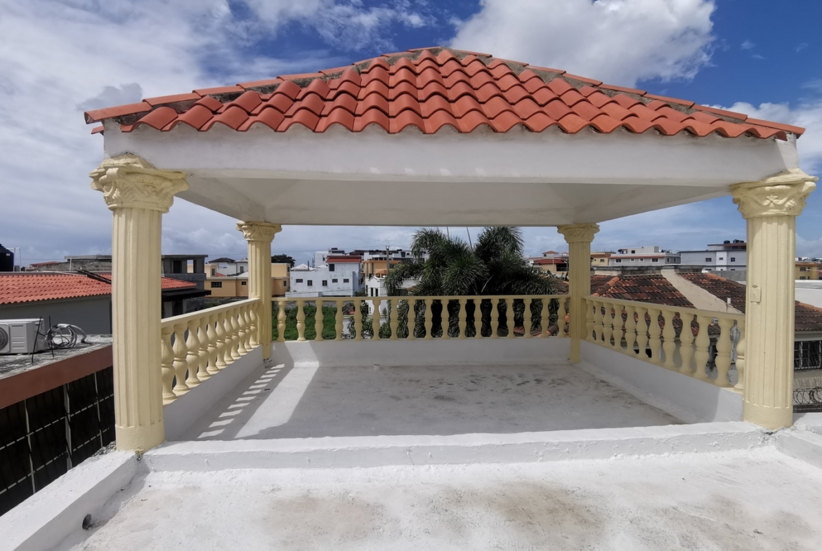 Casa familiar ubicada en Mirador del Este Santo Domingo Este