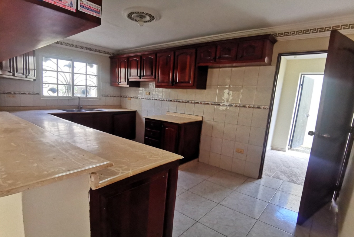 Casa familiar ubicada en Mirador del Este Santo Domingo Este