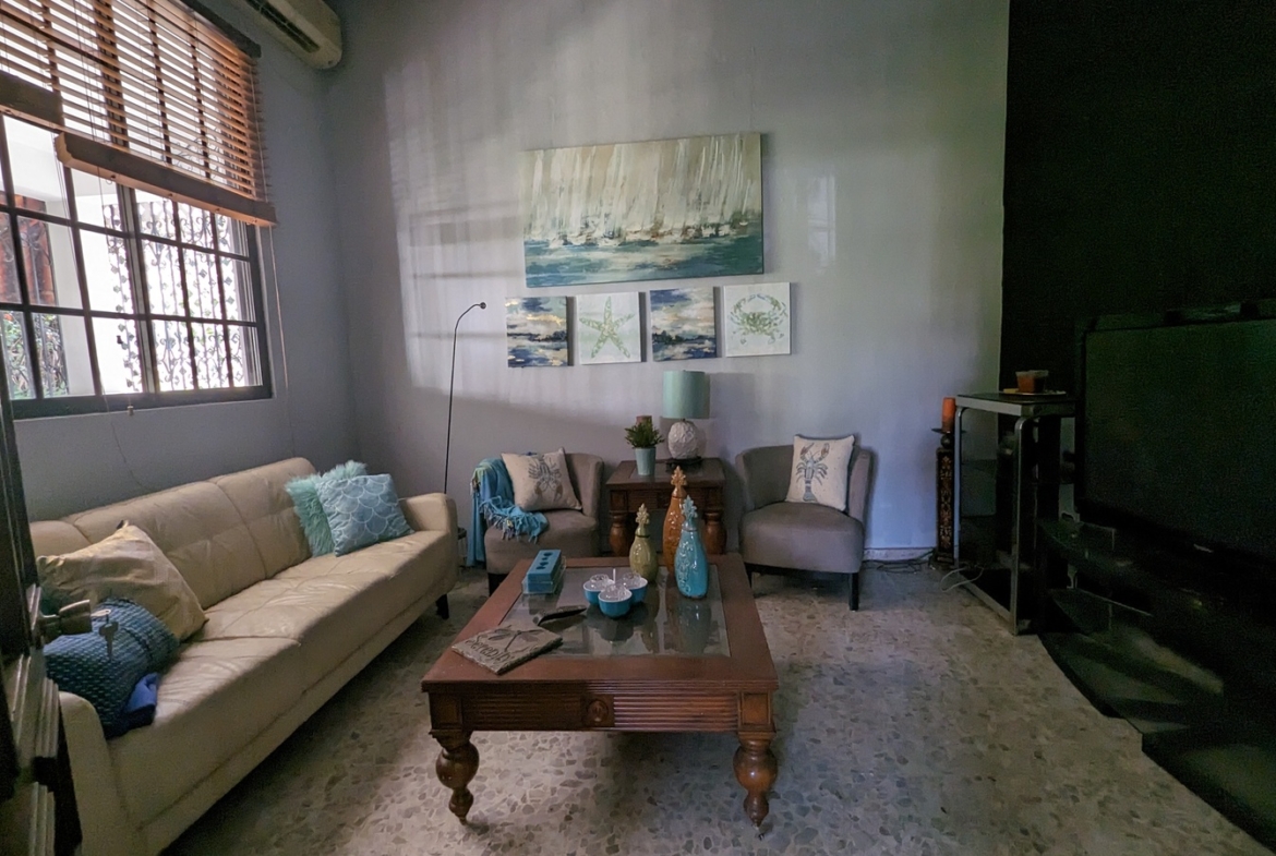 Casa en Gazcue Con Estética Del Siglo Pasado