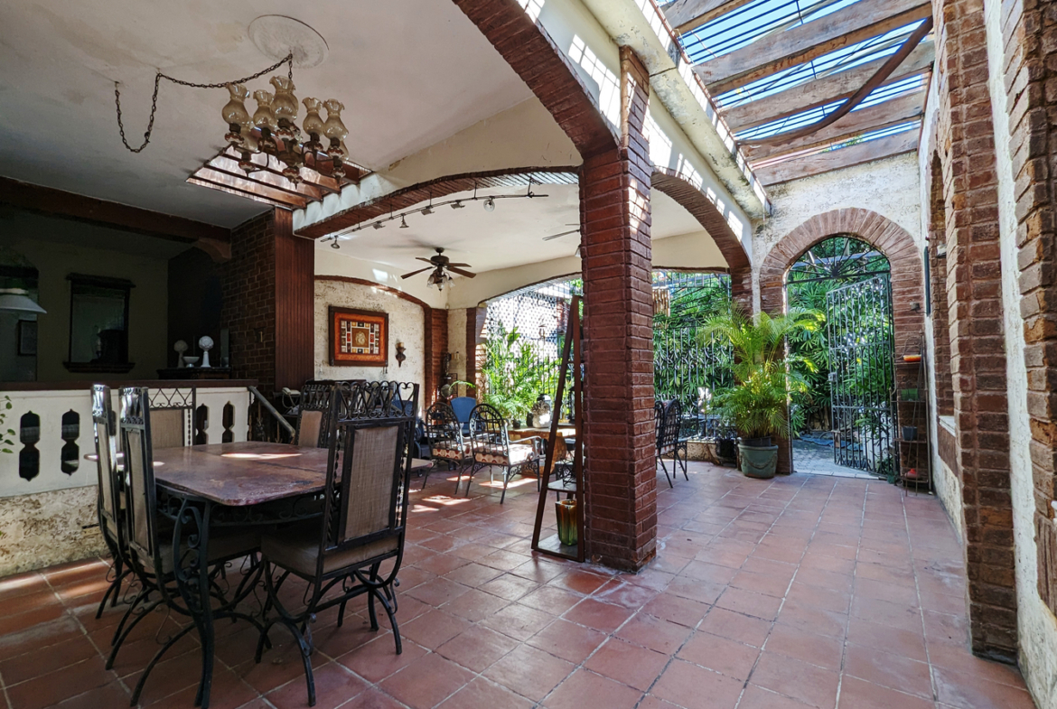 Casa en Gazcue Con Estética Del Siglo Pasado