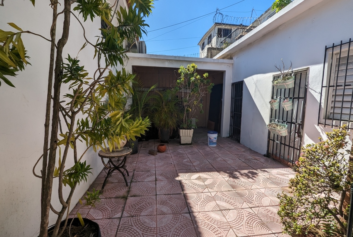 Casa en Gazcue Con Estética Del Siglo Pasado