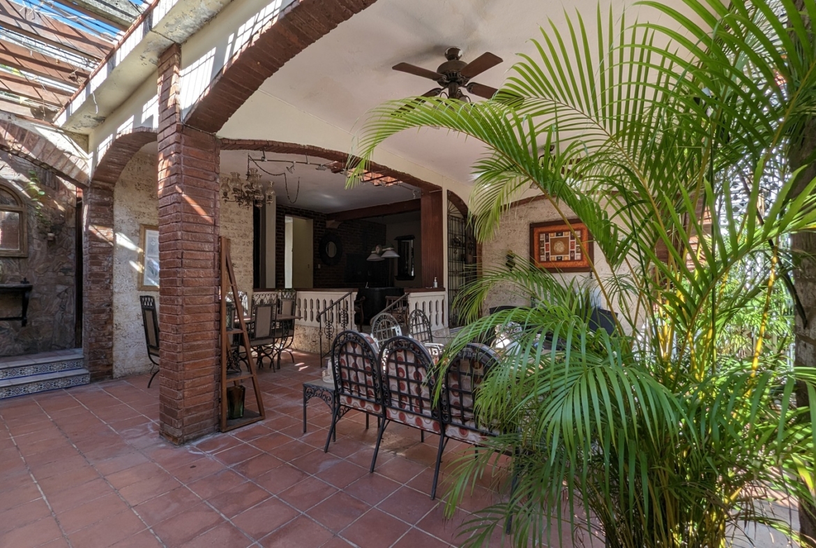 Casa en Gazcue Con Estética Del Siglo Pasado