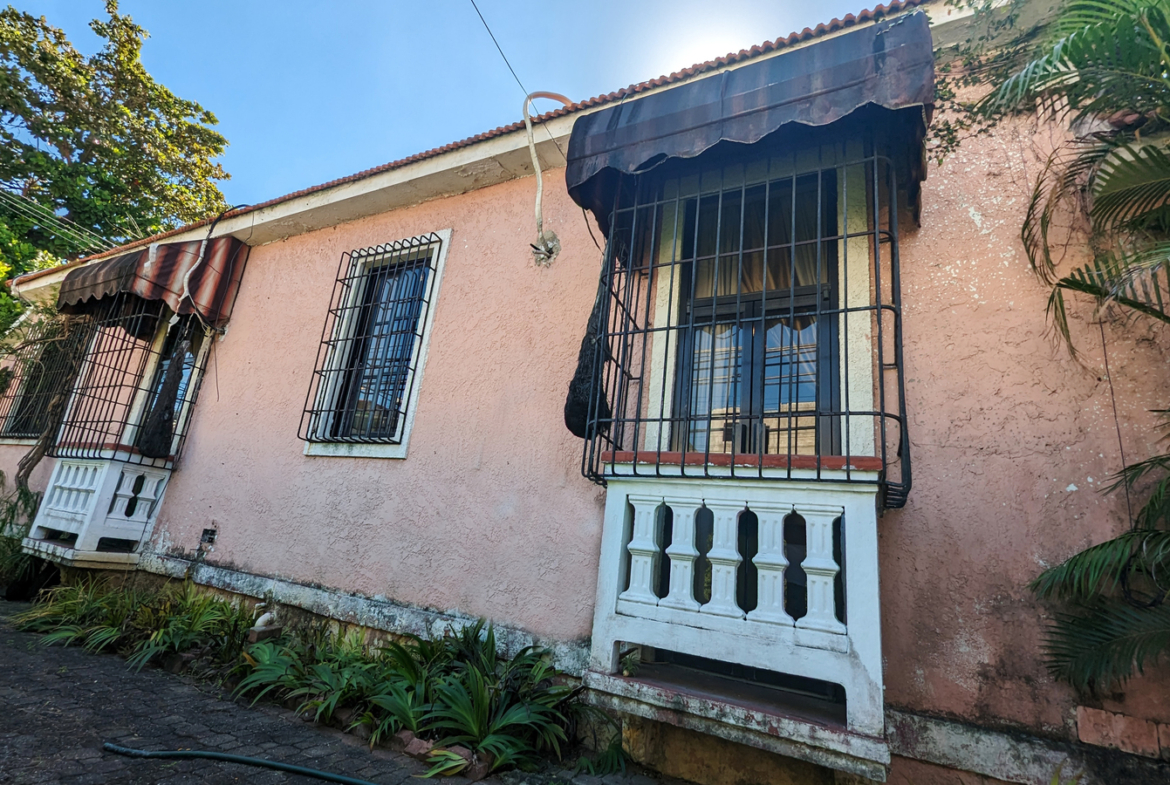 Casa en Gazcue Con Estética Del Siglo Pasado