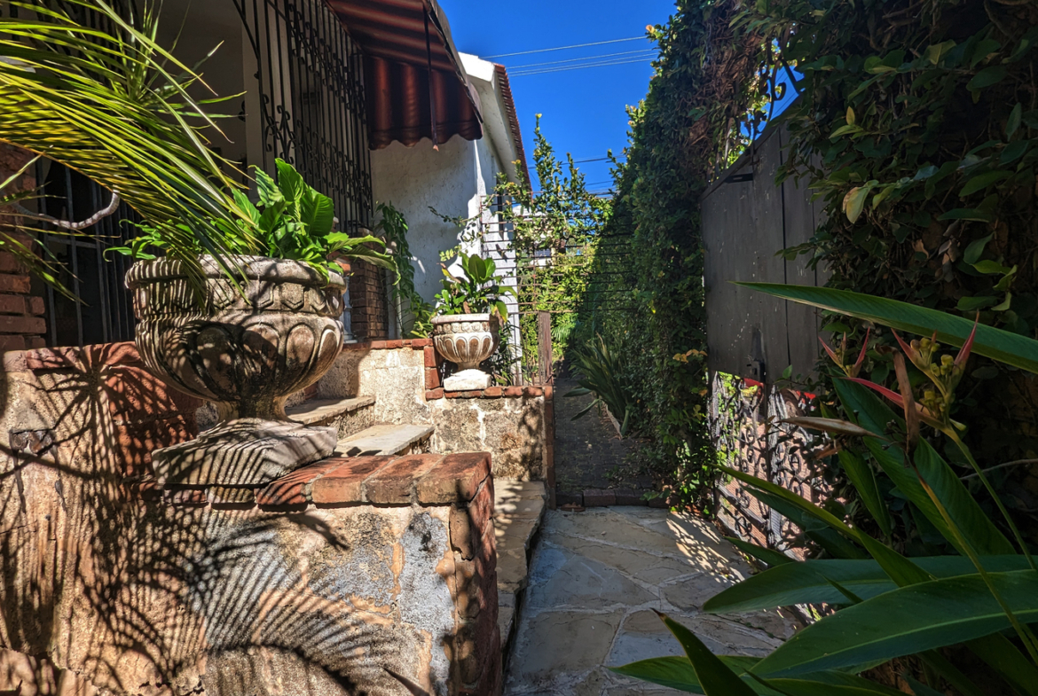 Casa en Gazcue Con Estética Del Siglo Pasado