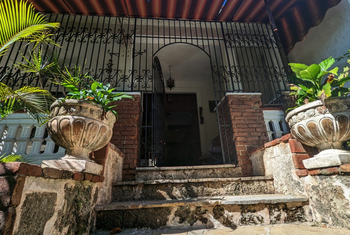 Casa en Gazcue Con Estética Del Siglo Pasado