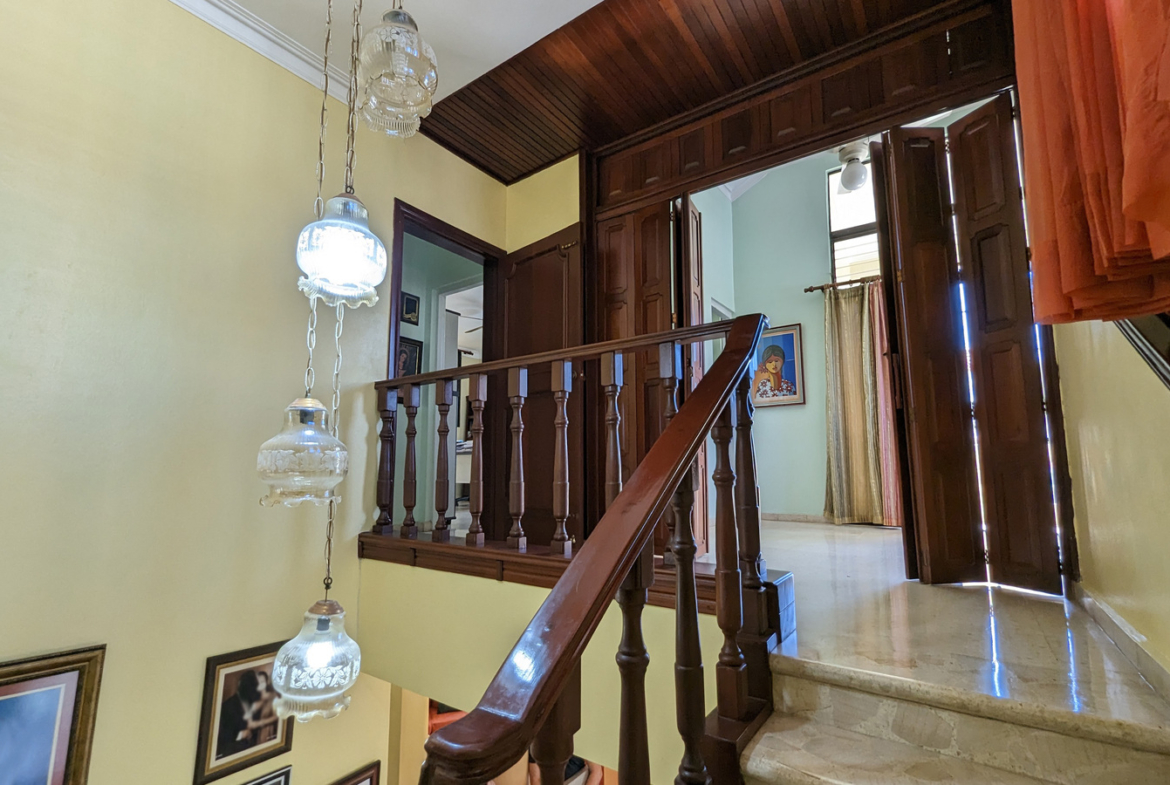 Oportunidad Única: Casa Familiar Los Tres Ojos