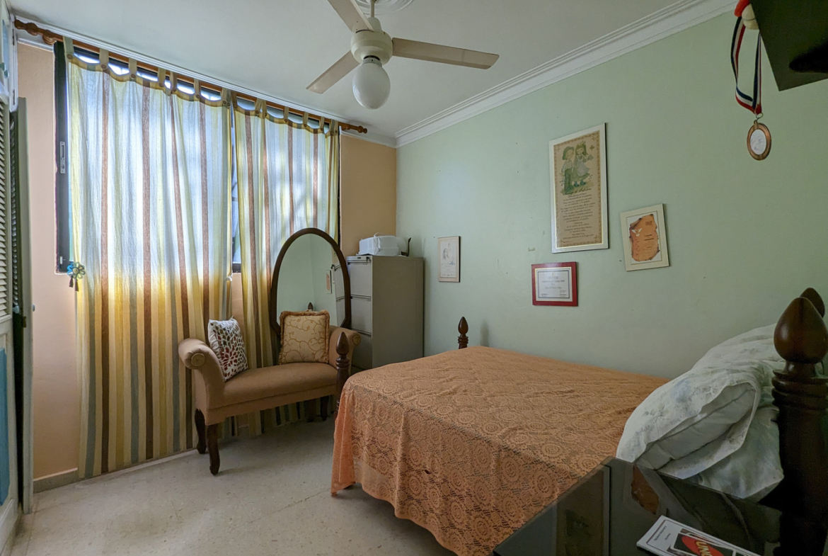 Oportunidad Única: Casa Familiar Los Tres Ojos