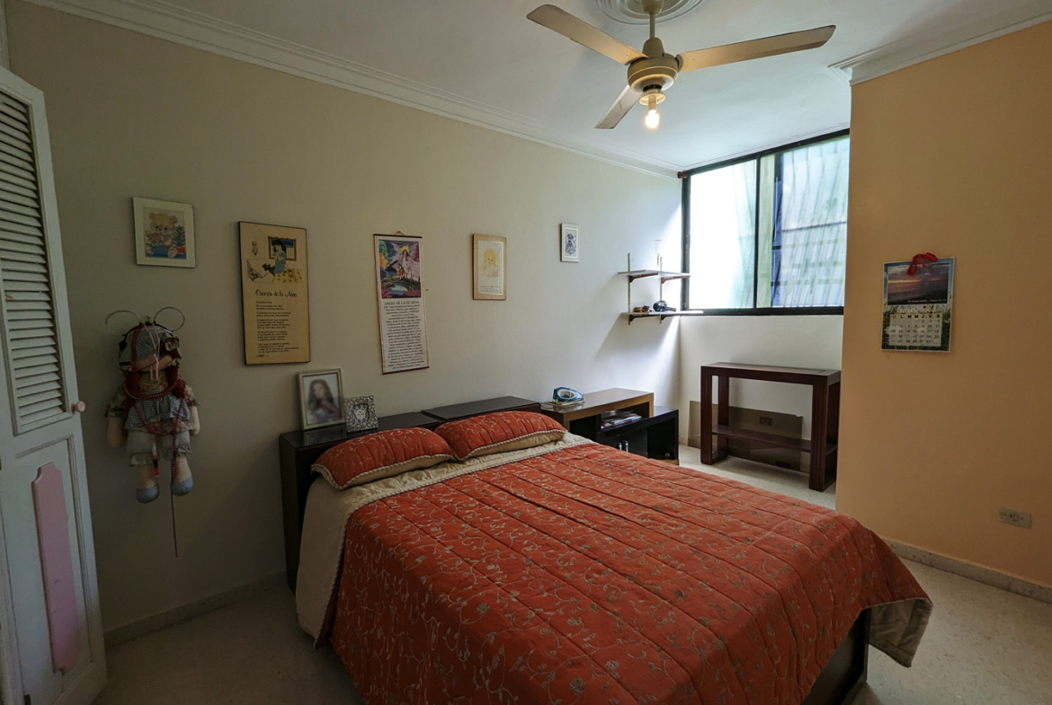 Oportunidad Única: Casa Familiar Los Tres Ojos