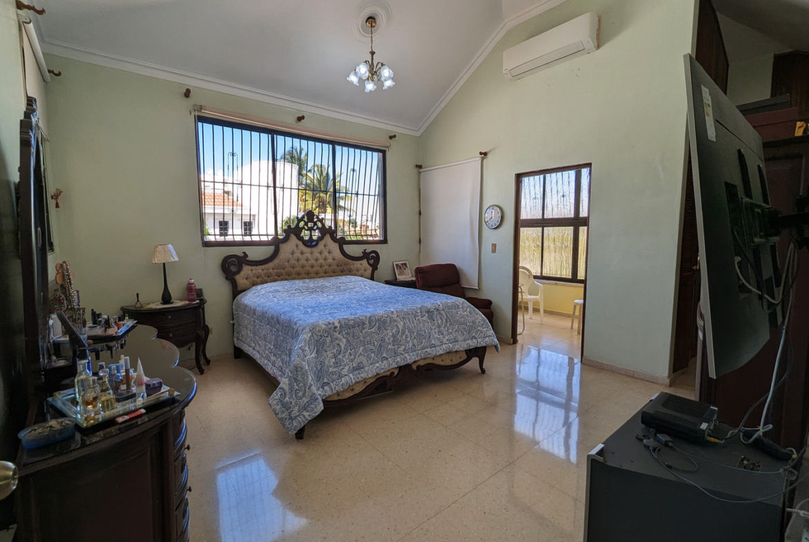 Oportunidad Única: Casa Familiar Los Tres Ojos