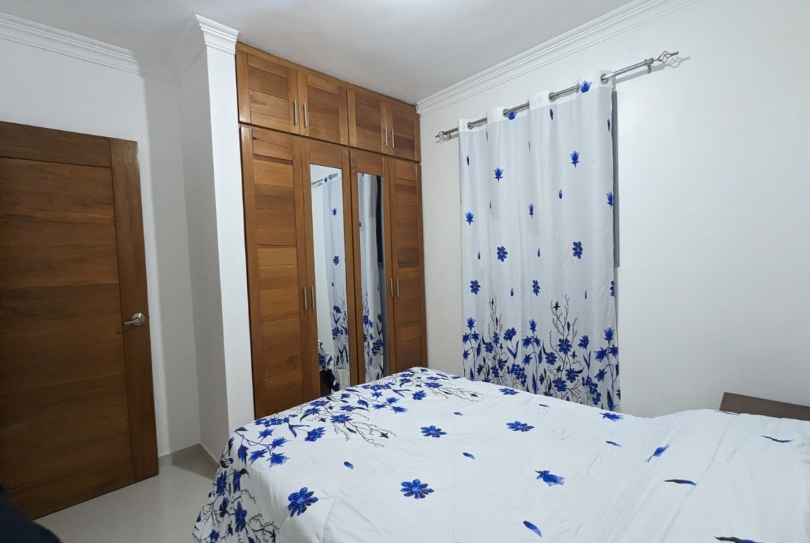 Penhouse en Amanda II; Completamente Amueblado y NEGOCIABLE