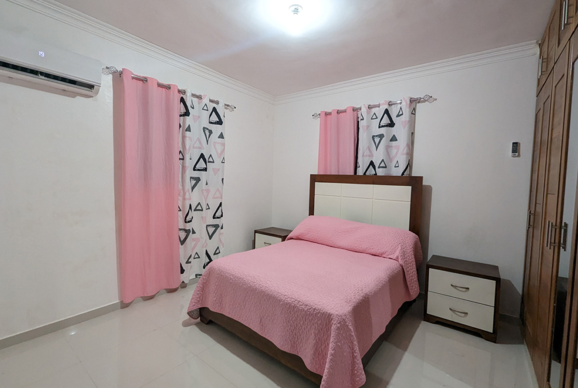 Penhouse en Amanda II; Completamente Amueblado y NEGOCIABLE
