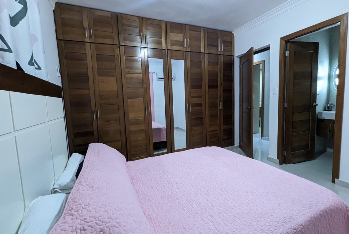 Penhouse en Amanda II; Completamente Amueblado y NEGOCIABLE