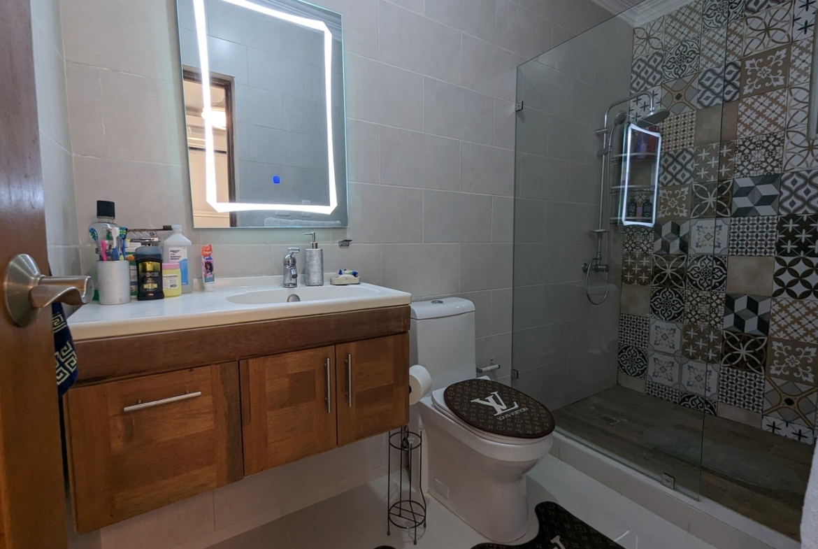 Penhouse en Amanda II; Completamente Amueblado y NEGOCIABLE