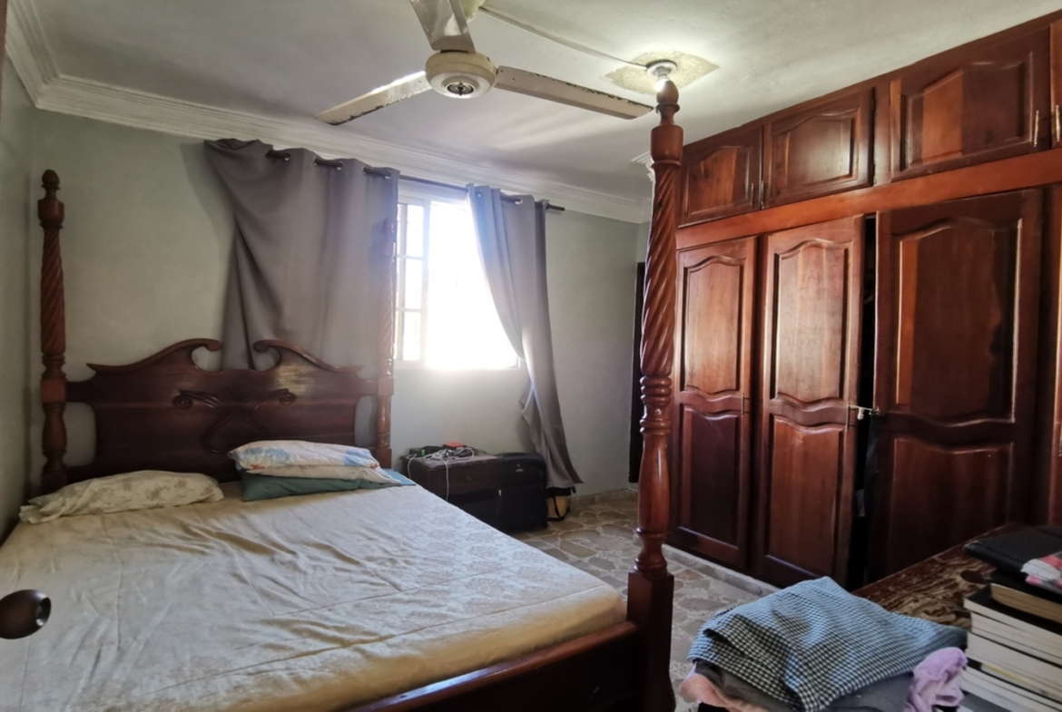 Casa Clásica “Negociable” en Mejor Calle de  Los Corales del Sur