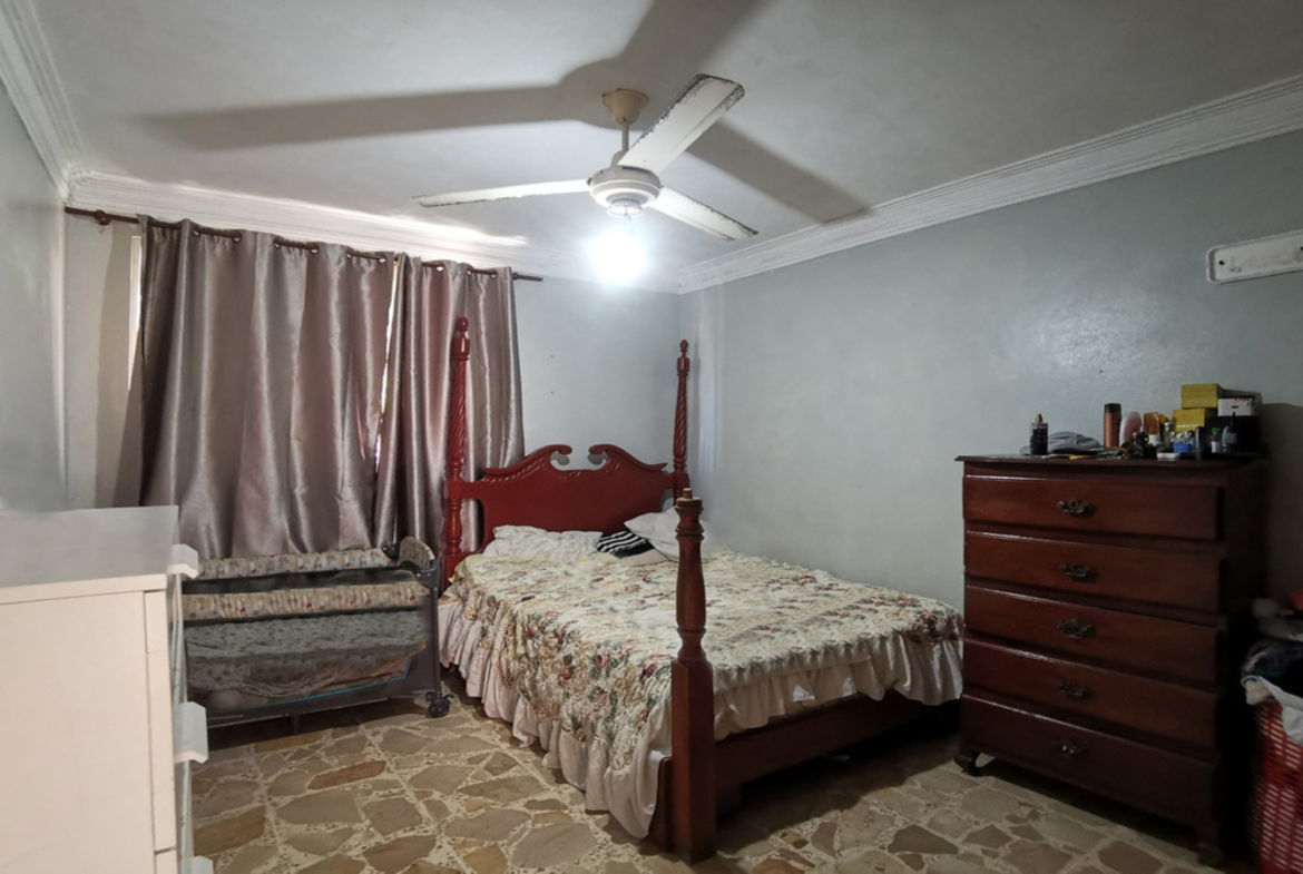 Casa Clásica “Negociable” en Mejor Calle de  Los Corales del Sur