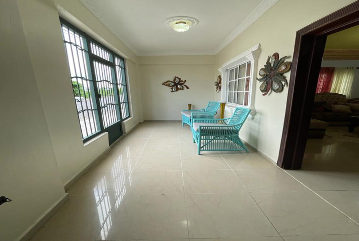 ¡Bienvenidos a esta imponente Casa Familiar en Higuey