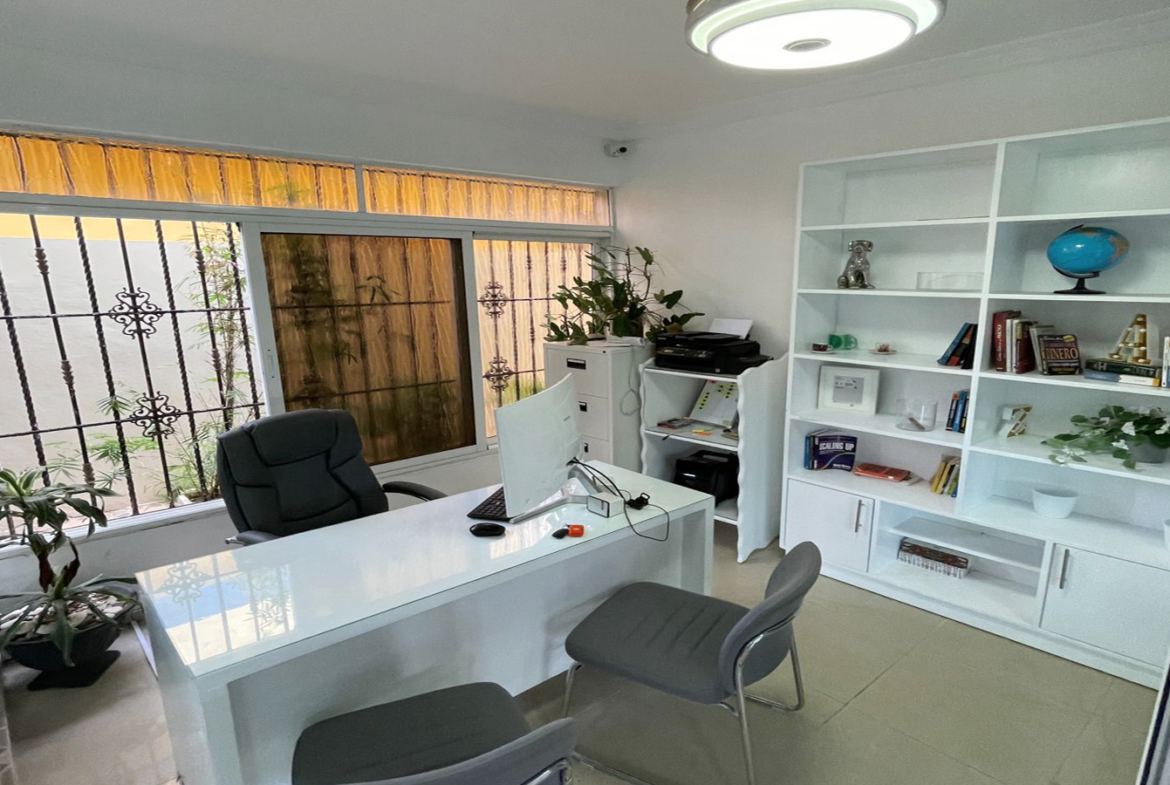 ¡Bienvenidos a esta imponente Casa Familiar en Higuey