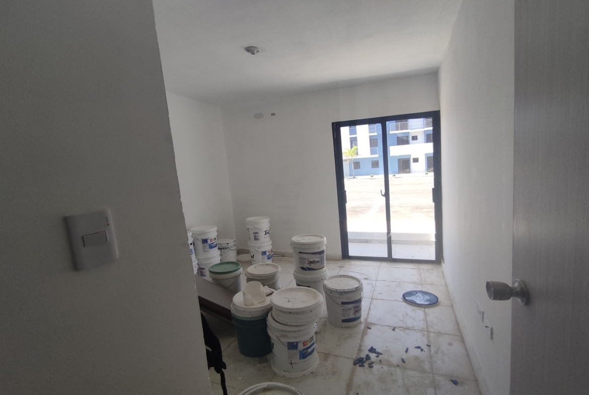 Apartamento 1er Piso con Patio en Los 3 Ojos