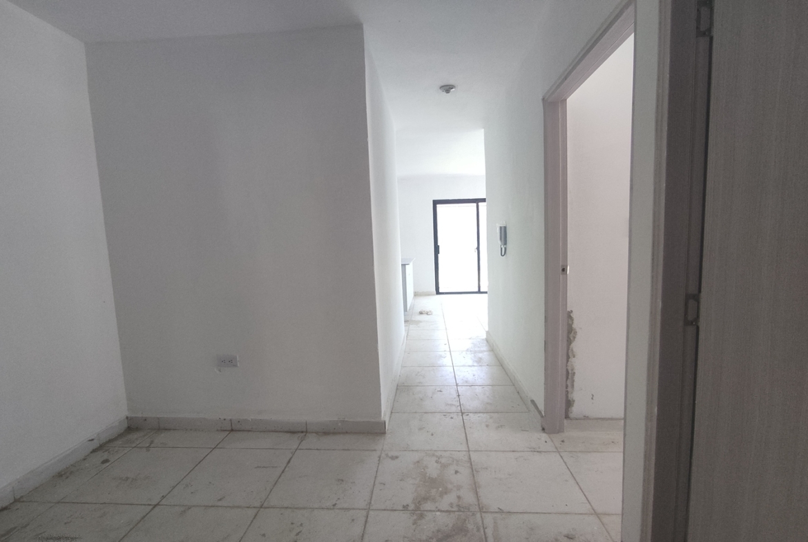 Apartamento 1er Piso con Patio en Los 3 Ojos