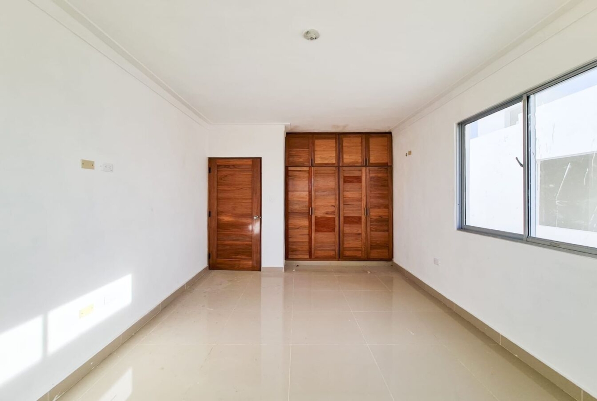 Descubre el Encanto Familiar Casas Contemporáneas en Brisa Oriental