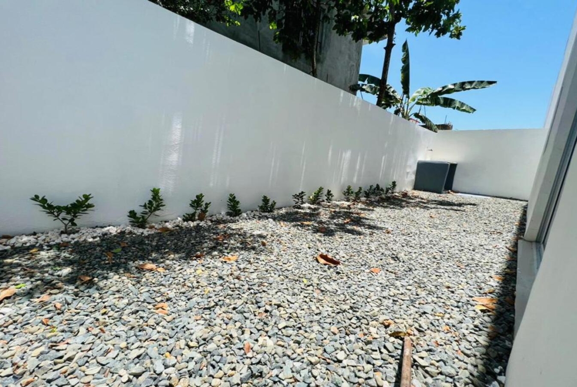 Descubre el Encanto Familiar Casas Contemporáneas en Brisa Oriental