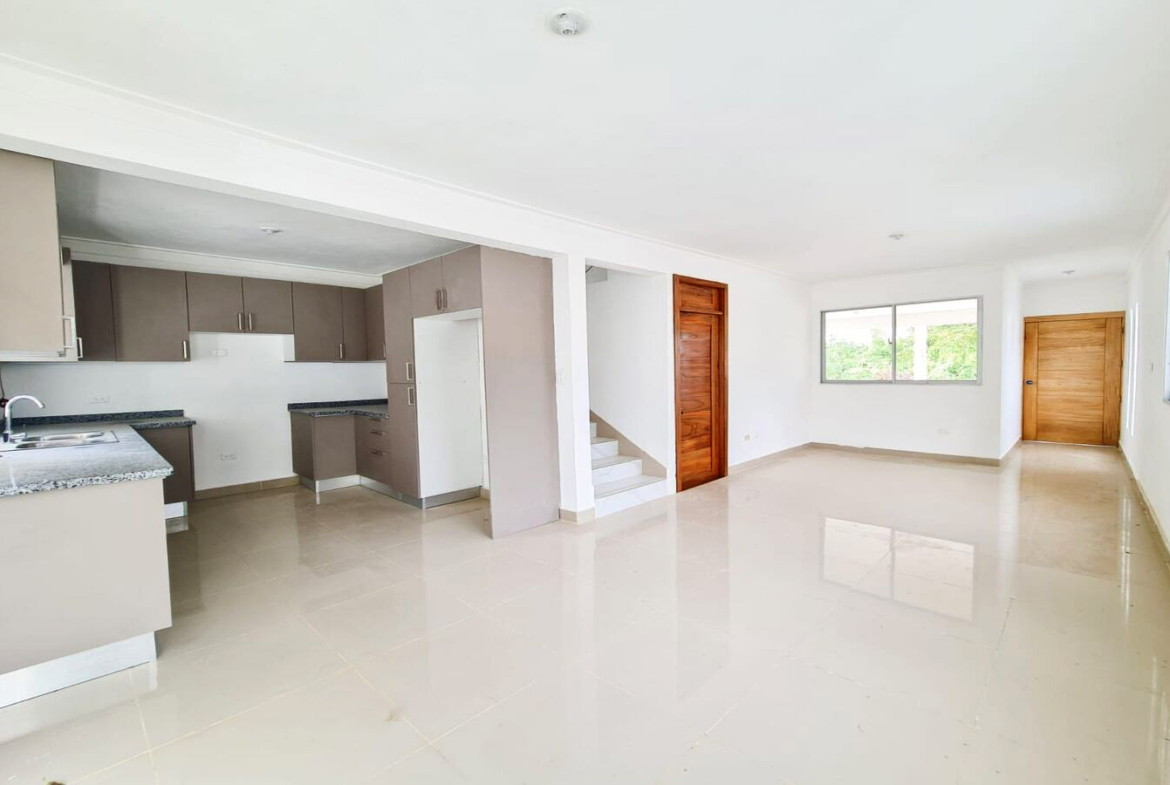 Descubre el Encanto Familiar Casas Contemporáneas en Brisa Oriental
