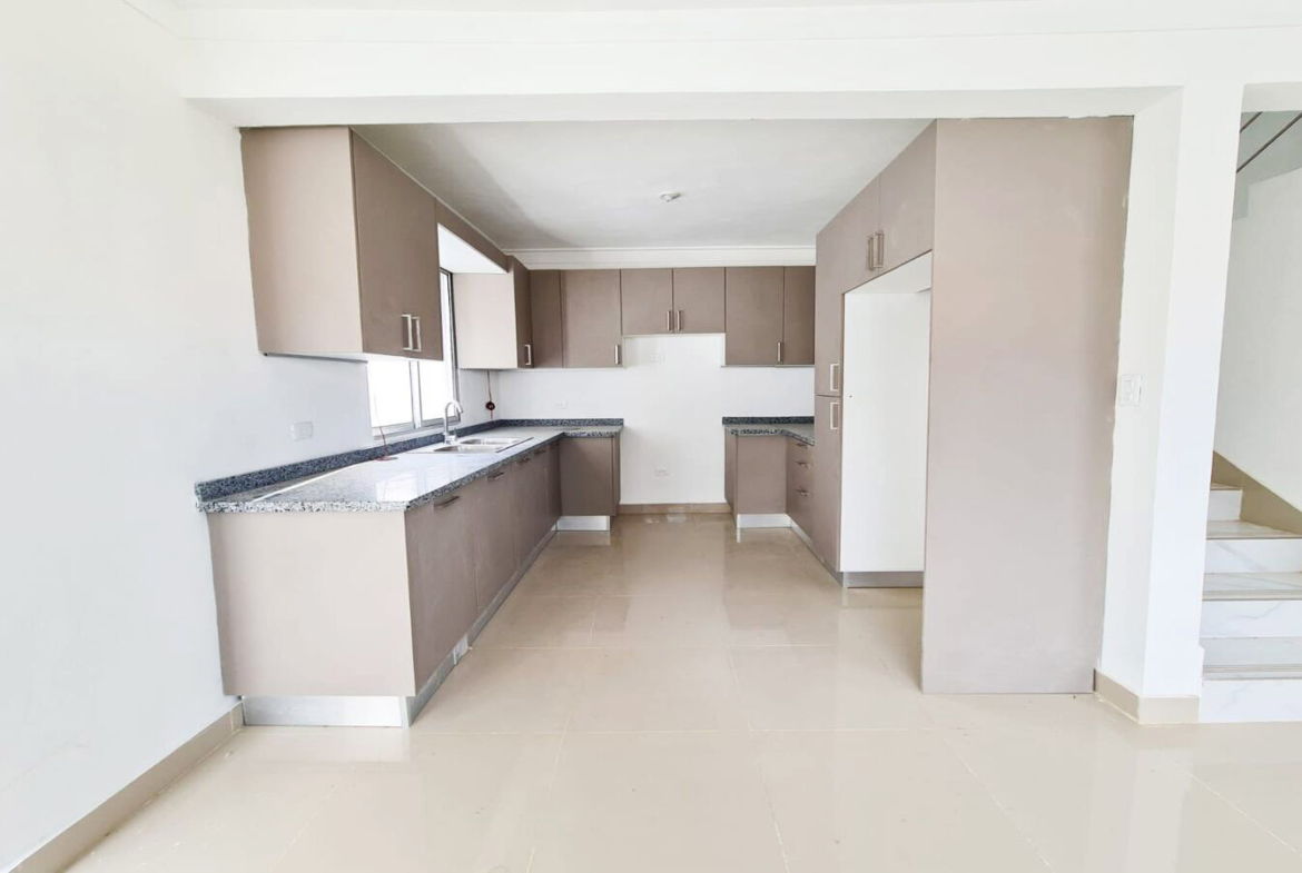 Descubre el Encanto Familiar Casas Contemporáneas en Brisa Oriental