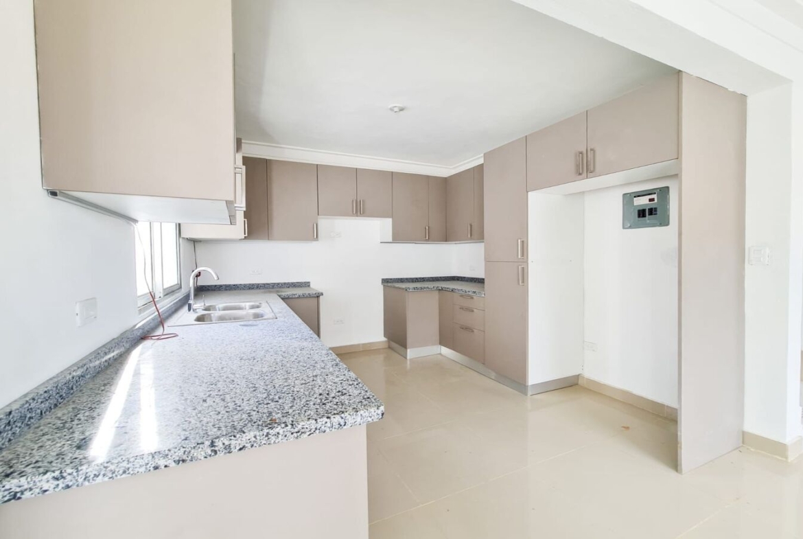 Descubre el Encanto Familiar Casas Contemporáneas en Brisa Oriental