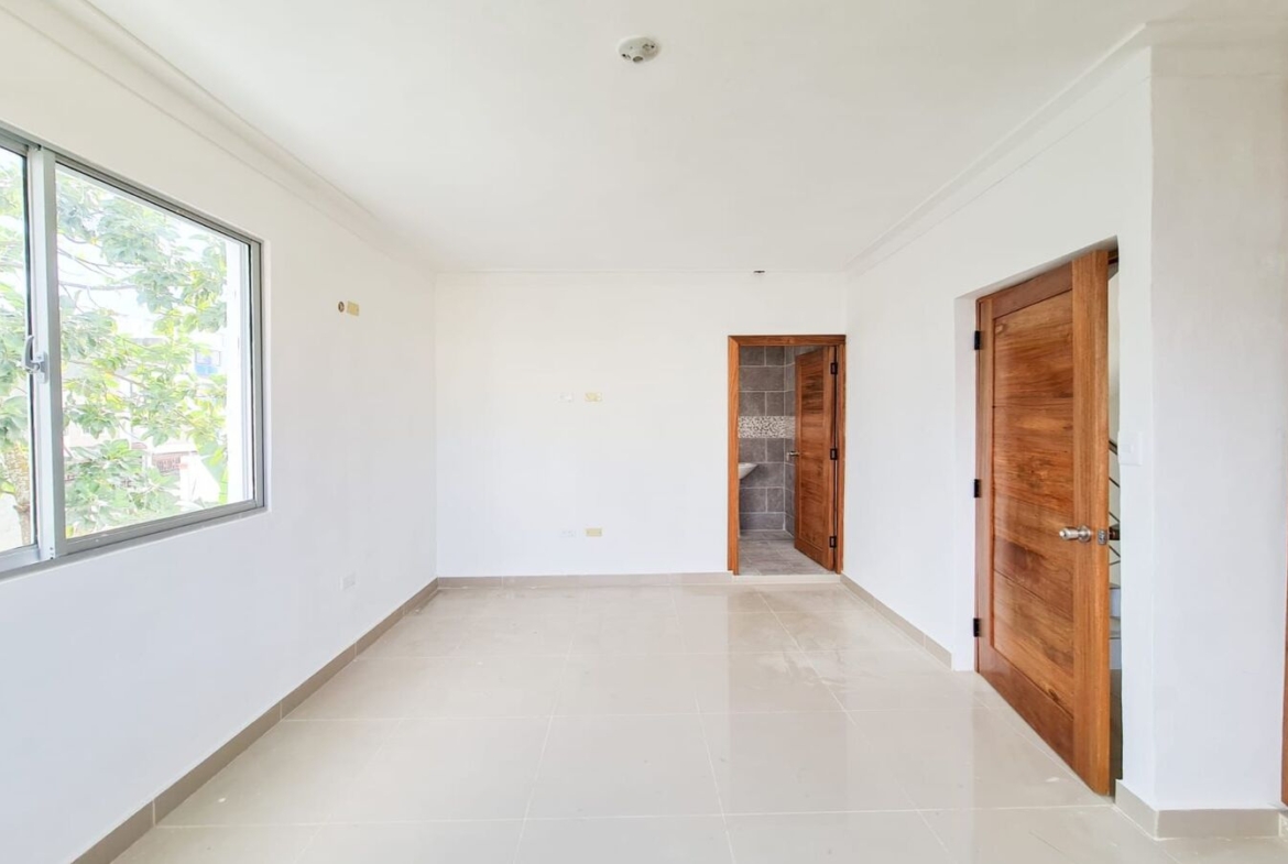Descubre el Encanto Familiar Casas Contemporáneas en Brisa Oriental