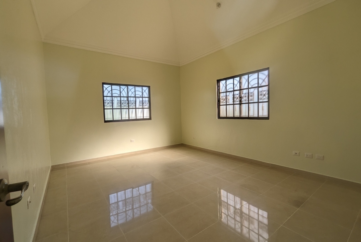 Vive en el Paraiso; Acabas de descubrir: Casa Familiar en Alameda Este