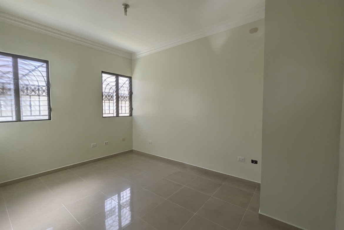 Vive en el Paraiso; Acabas de descubrir: Casa Familiar en Alameda Este