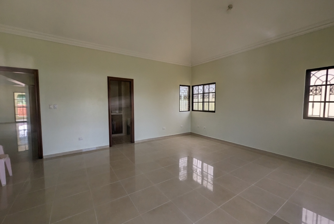 Vive en el Paraiso; Acabas de descubrir: Casa Familiar en Alameda Este